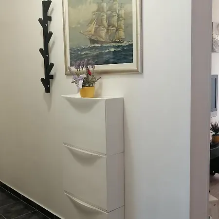 Apartman Jele With Garden 아파트 *