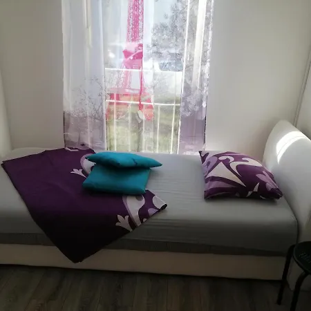 Apartman Jele With Garden *